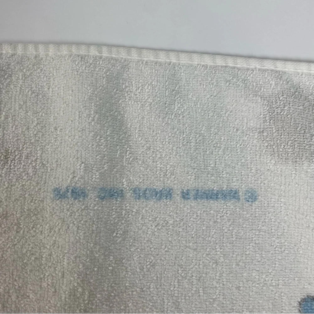 Vintage Tweety Bird Towel Child Size FLAWS Warner Bros. Sylvester Cat‎ Retro